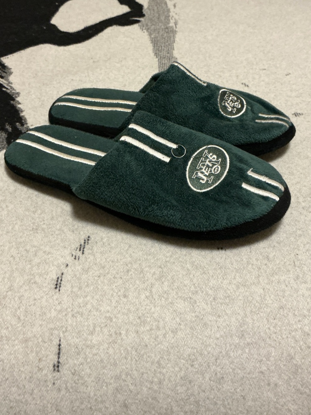 NFL New York Jets Slippers, New (Men's Medium 9-10)
